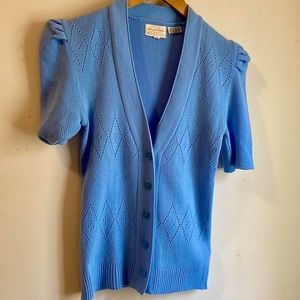 Vintage 1980s acrylic fiber short puff sleeve light blue button up medium